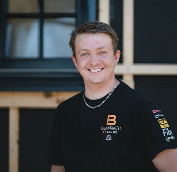 Kjetil Eriksen  er ansatt hos BEKKESETH BYGG AS